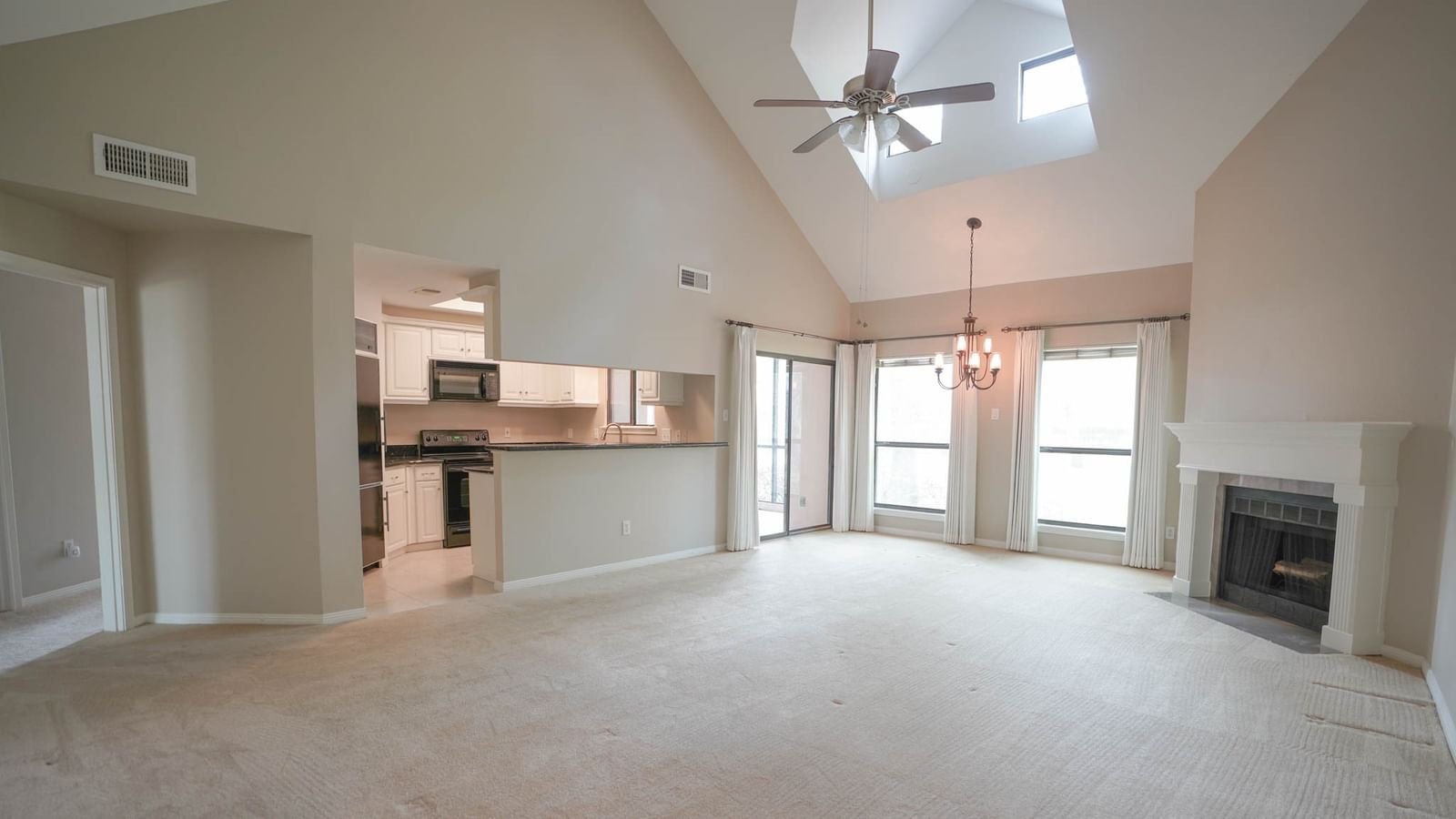 Real estate property located at 4144 Greystone #202, Fort Bend, Villas Of Sweetwater, Sugar Land, TX, US