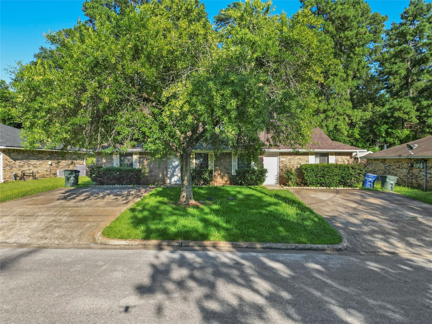 Real estate property located at 3009 Manor, Walker, Southwest Manor, Huntsville, TX, US