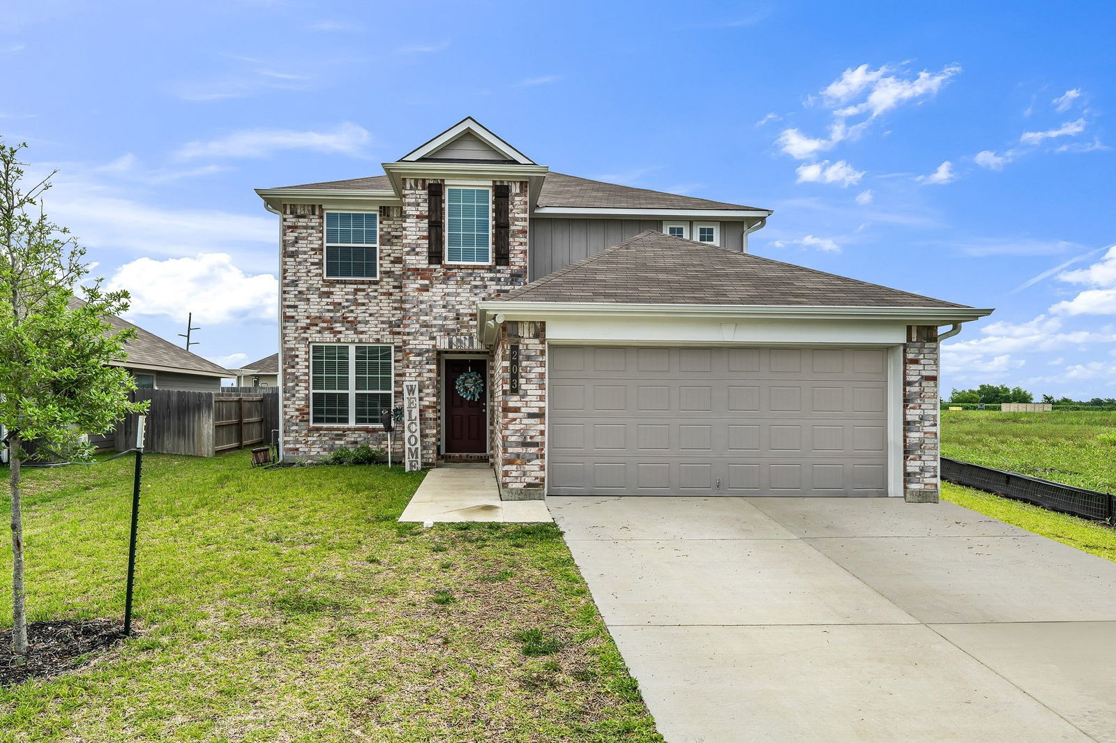 Real estate property located at 203 Weichert, Burleson, Caldwell, TX, US