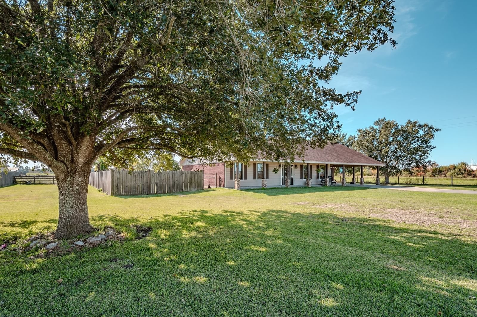 Real estate property located at 1233 Devillier, Chambers, Winnie Suburbs, Winnie, TX, US