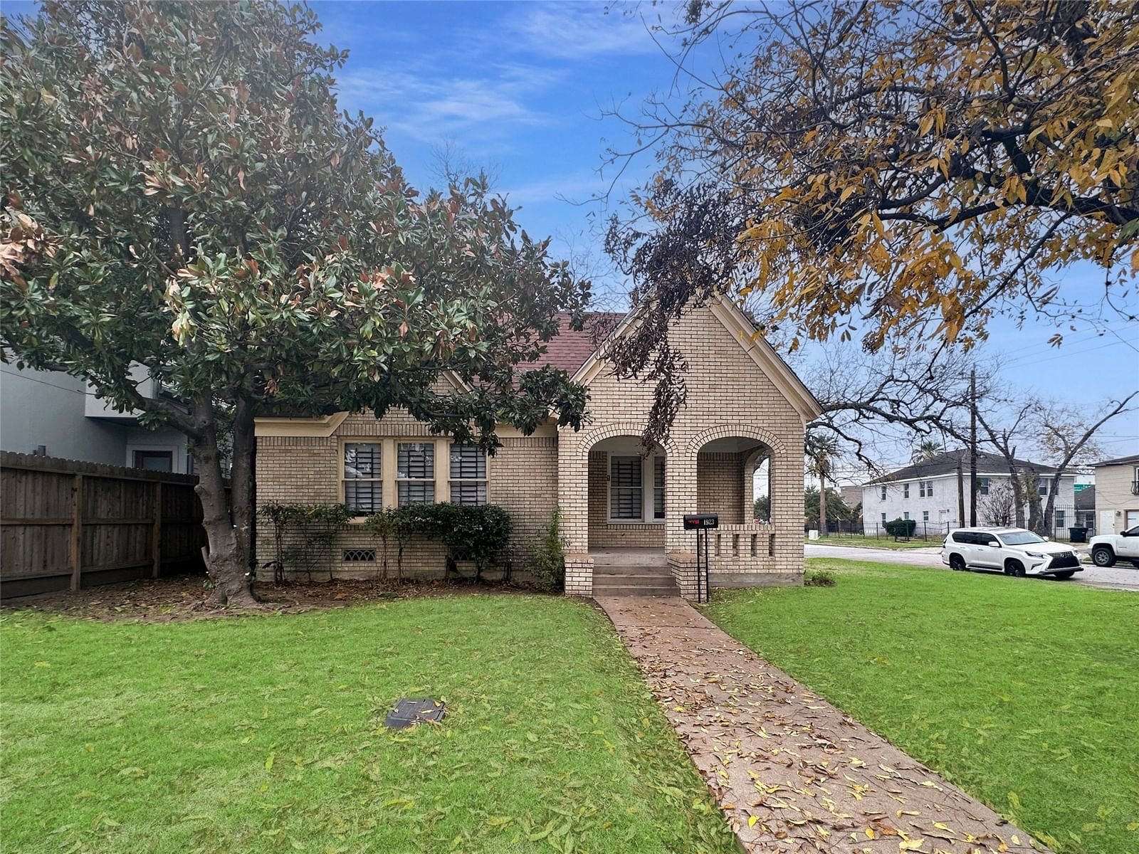 Real estate property located at 1923 Rosewood, Harris, Almeda Place, Houston, TX, US