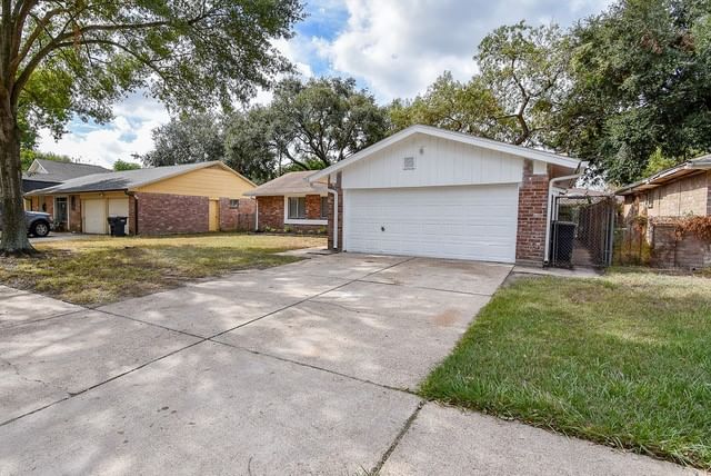 Real estate property located at 7811 Whispering Wood, Harris, Willowood Sec 03, Houston, TX, US