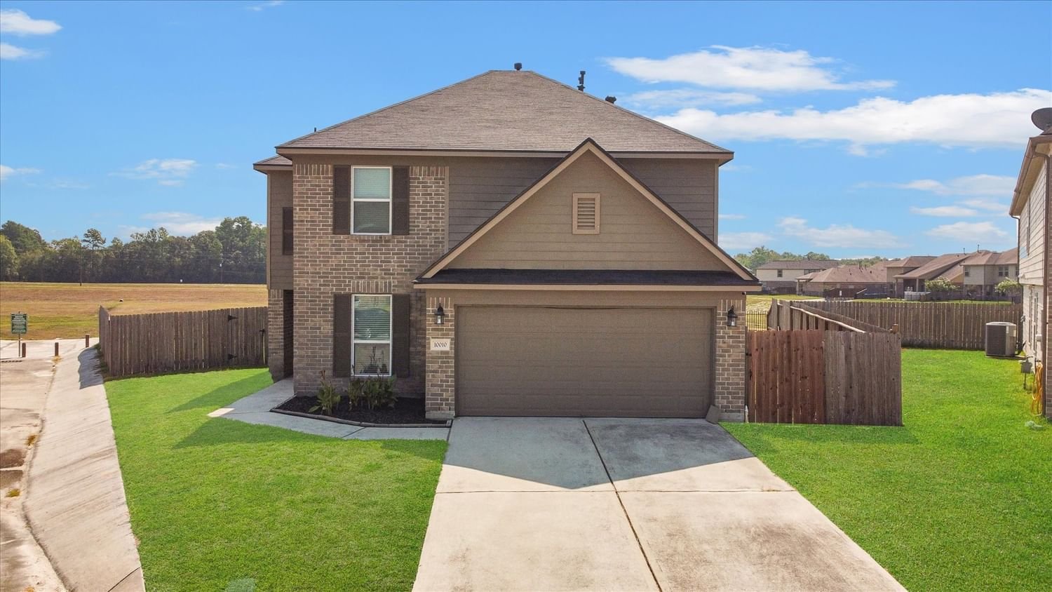Real estate property located at 10010 Chimney Swift, Montgomery, Conroe, TX, US