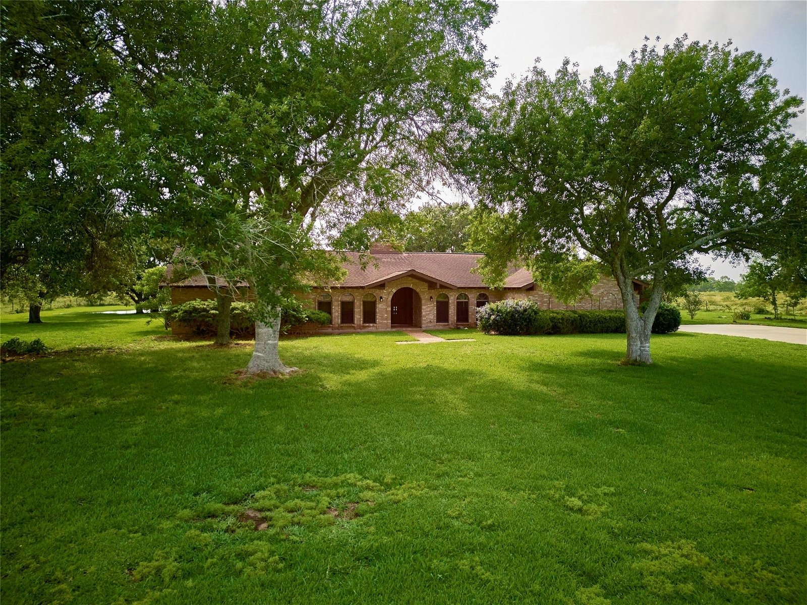 Real estate property located at 18102 County Road 48, Brazoria, W D C Hall, Rosharon, TX, US