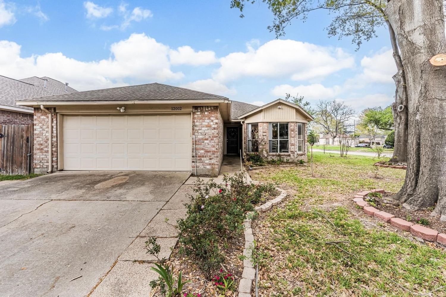 Real estate property located at 12002 Youngwood, Harris, Spring Meadows Sec 01, Houston, TX, US