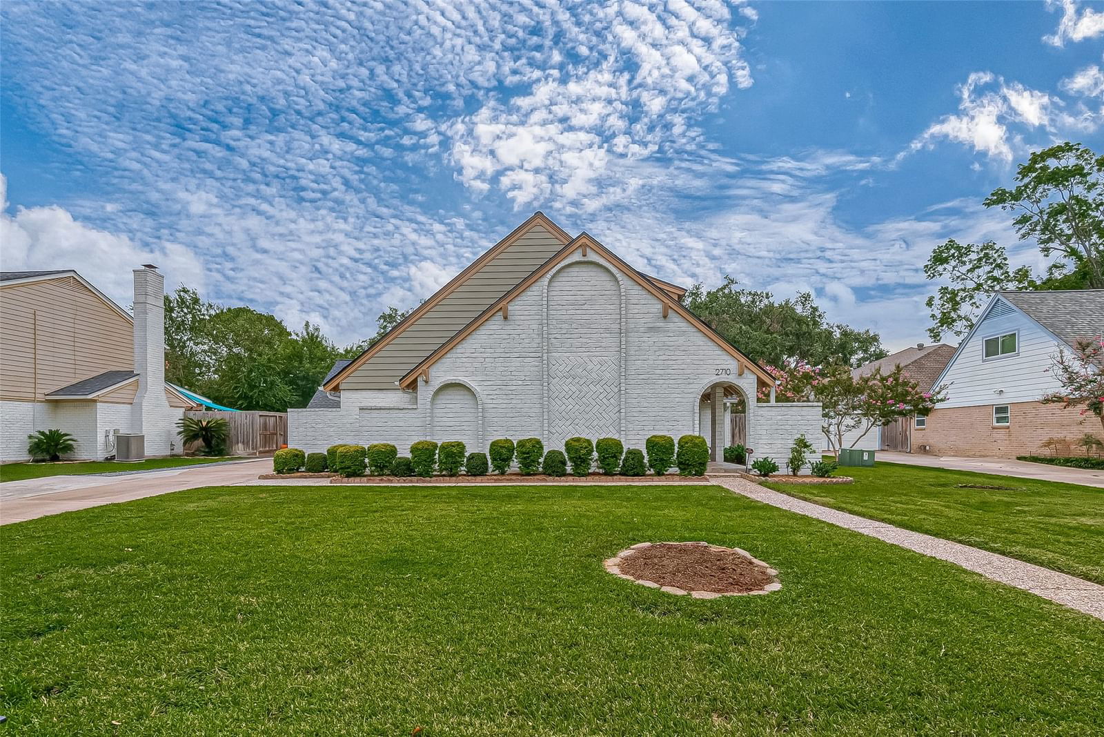 Real estate property located at 2710 Bernadette, Harris, Spring Shadows Sec 09, Houston, TX, US