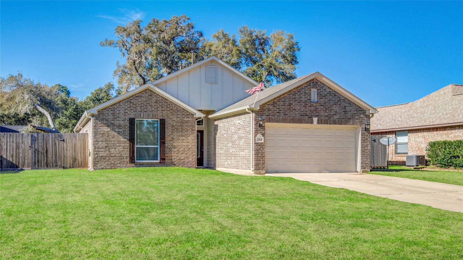 Real estate property located at 254 Inwood, Brazoria, Columbia Lakes Sec 1-2-3-4-5, West Columbia, TX, US