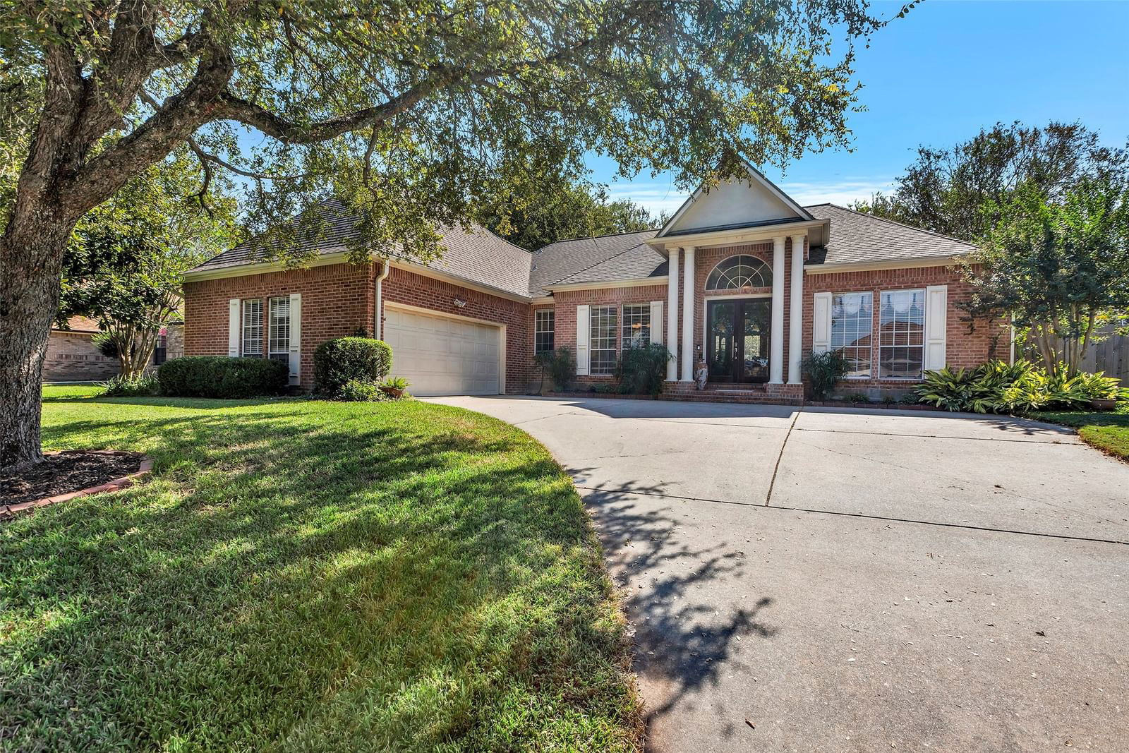 Real estate property located at 143 Lakeside, Montgomery, April Sound, Conroe, TX, US