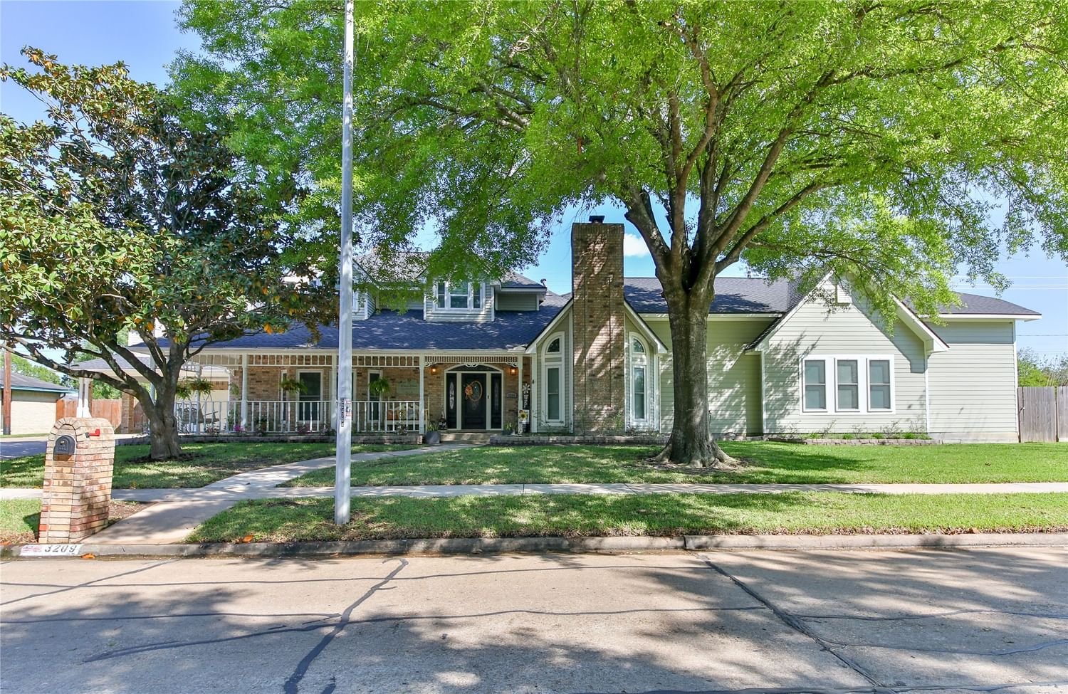 Real estate property located at 3209 Old Hickory, Harris, Fairmont Park Sec 4, La Porte, TX, US