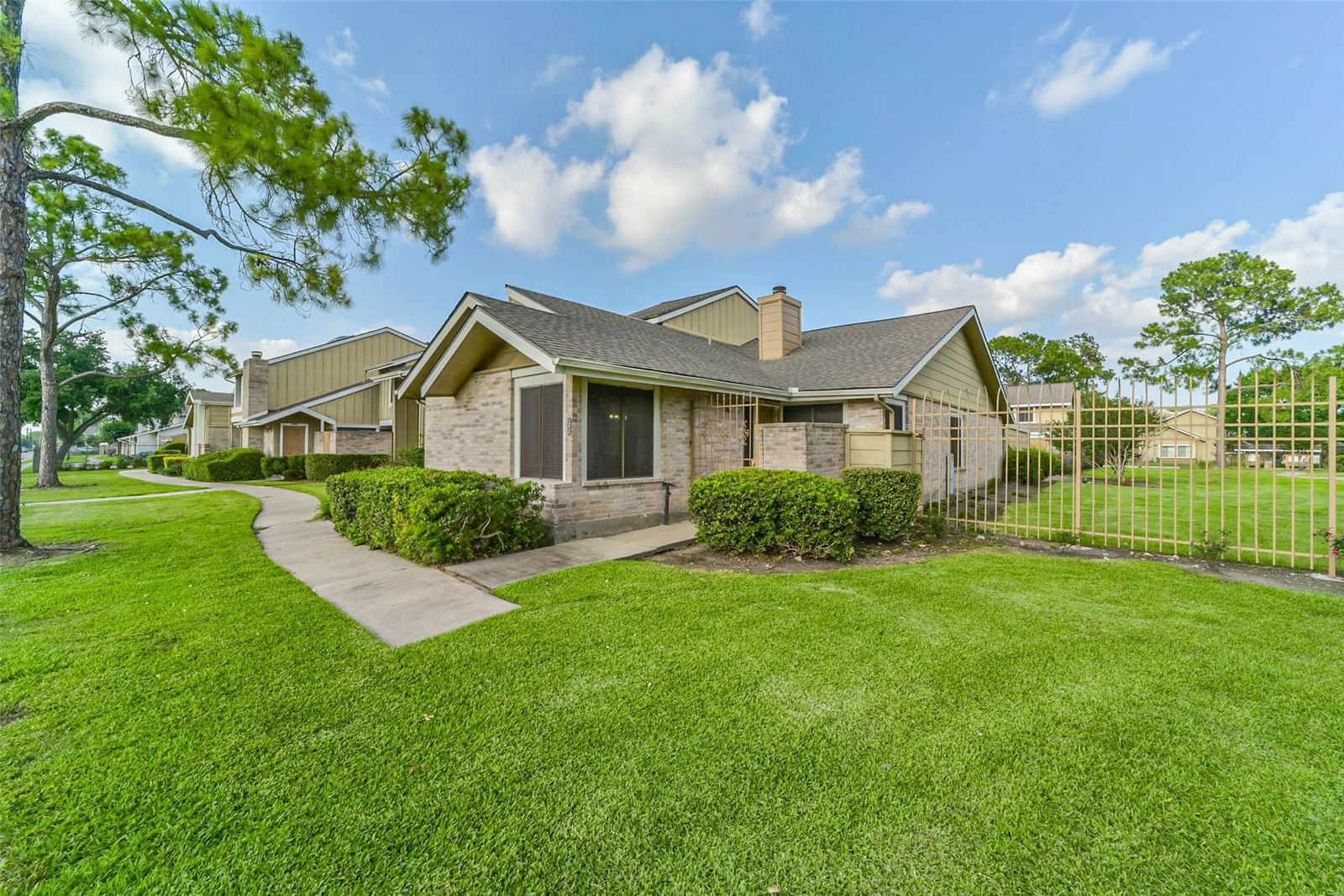 Real estate property located at 12021 Bob White, Harris, Fondren SW Place Sec 02, Houston, TX, US