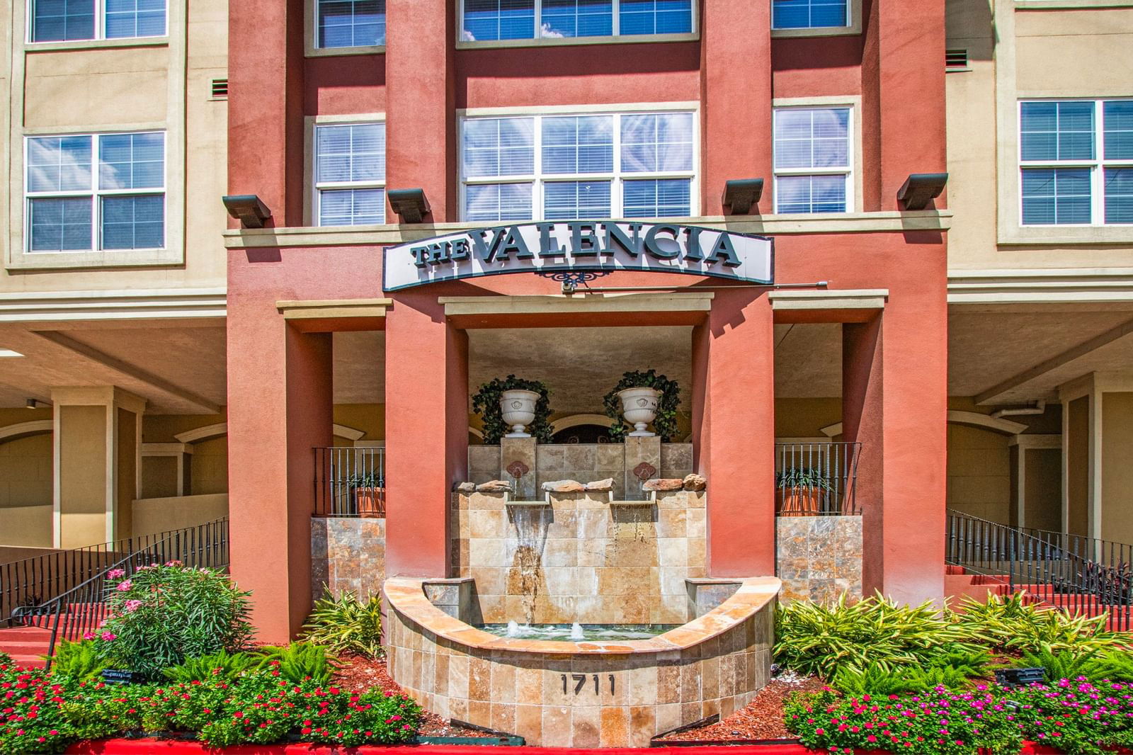 Real estate property located at 1711 Old Spanish #318, Harris, Valencia Condos, Houston, TX, US