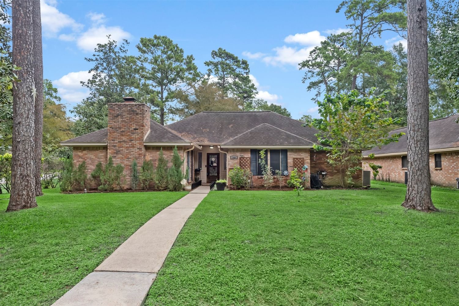 Real estate property located at 748 Talmalge Hall, Montgomery, River Plantation, Conroe, TX, US