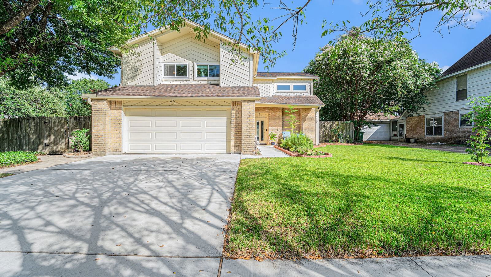 Real estate property located at 2215 Hickory Lawn, Harris, April Village, Houston, TX, US