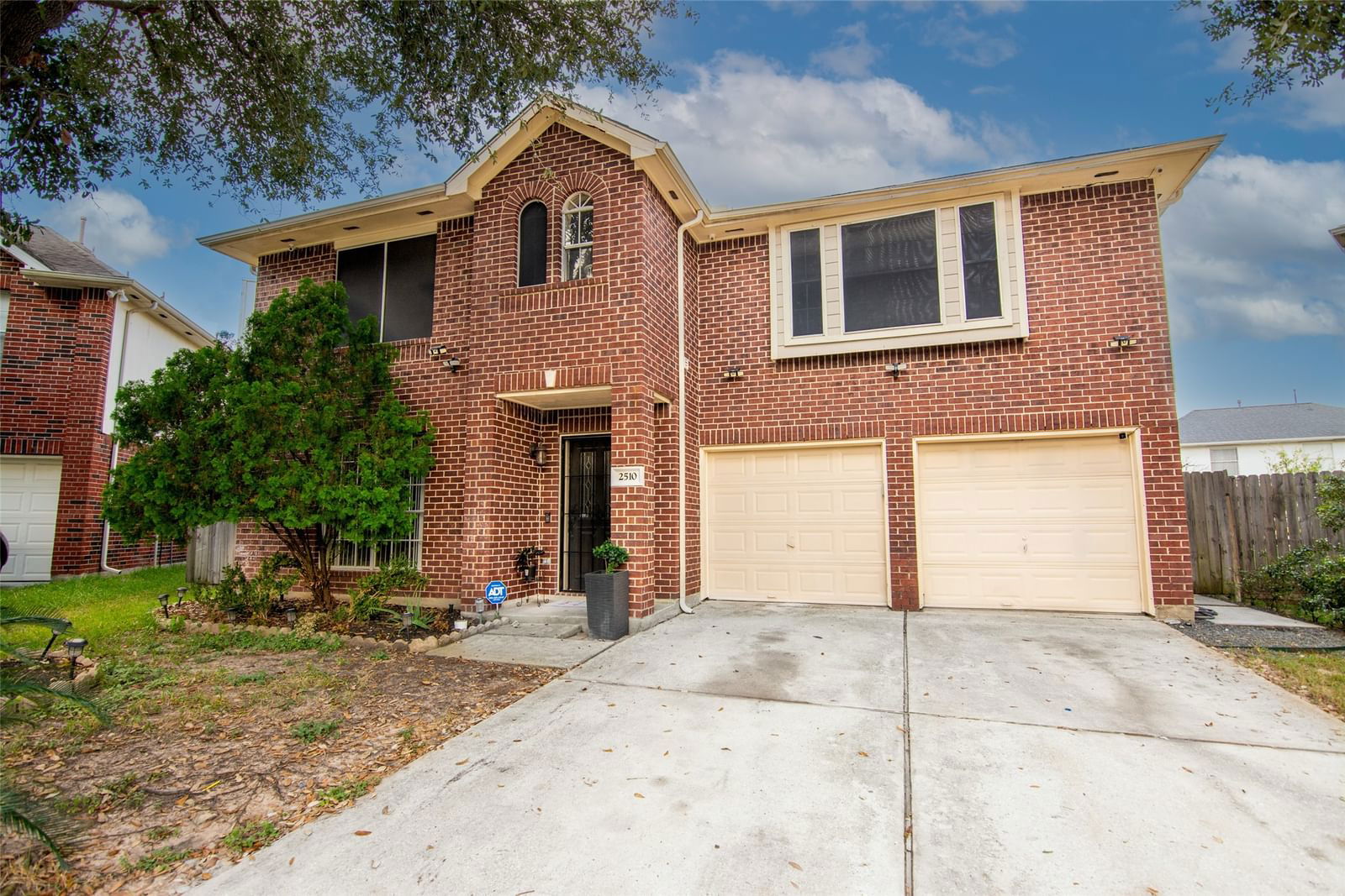 Real estate property located at 2510 Chapel Creek, Harris, Heritage Village Sec 02, Houston, TX, US