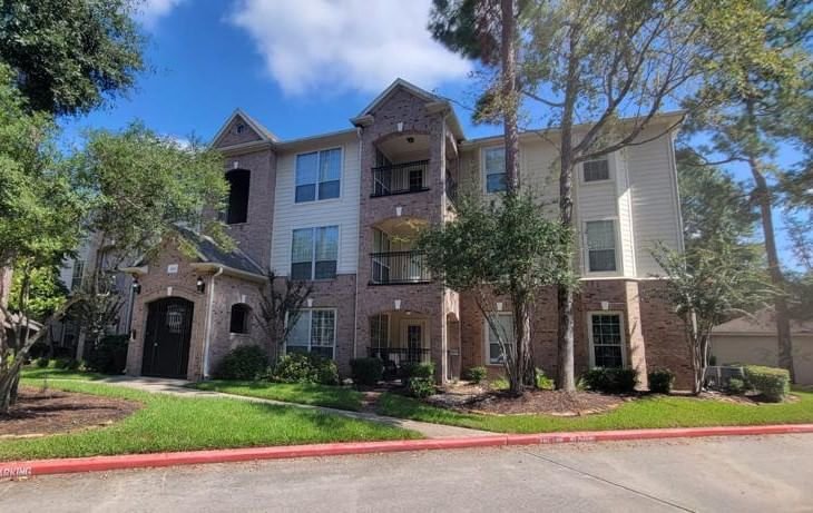 Real estate property located at 6607 Lake Woodlands #524, Montgomery, Condominiums At Sterling Green, The Woodlands, TX, US