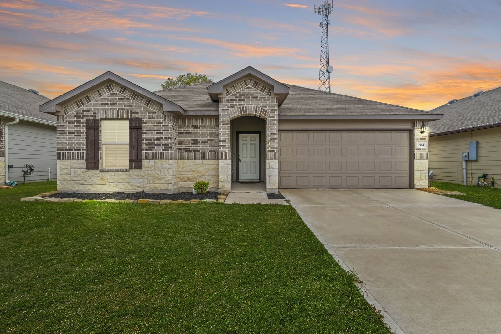 Real estate property located at 204 Comal, Walker, Rockbridge Sub, Huntsville, TX, US