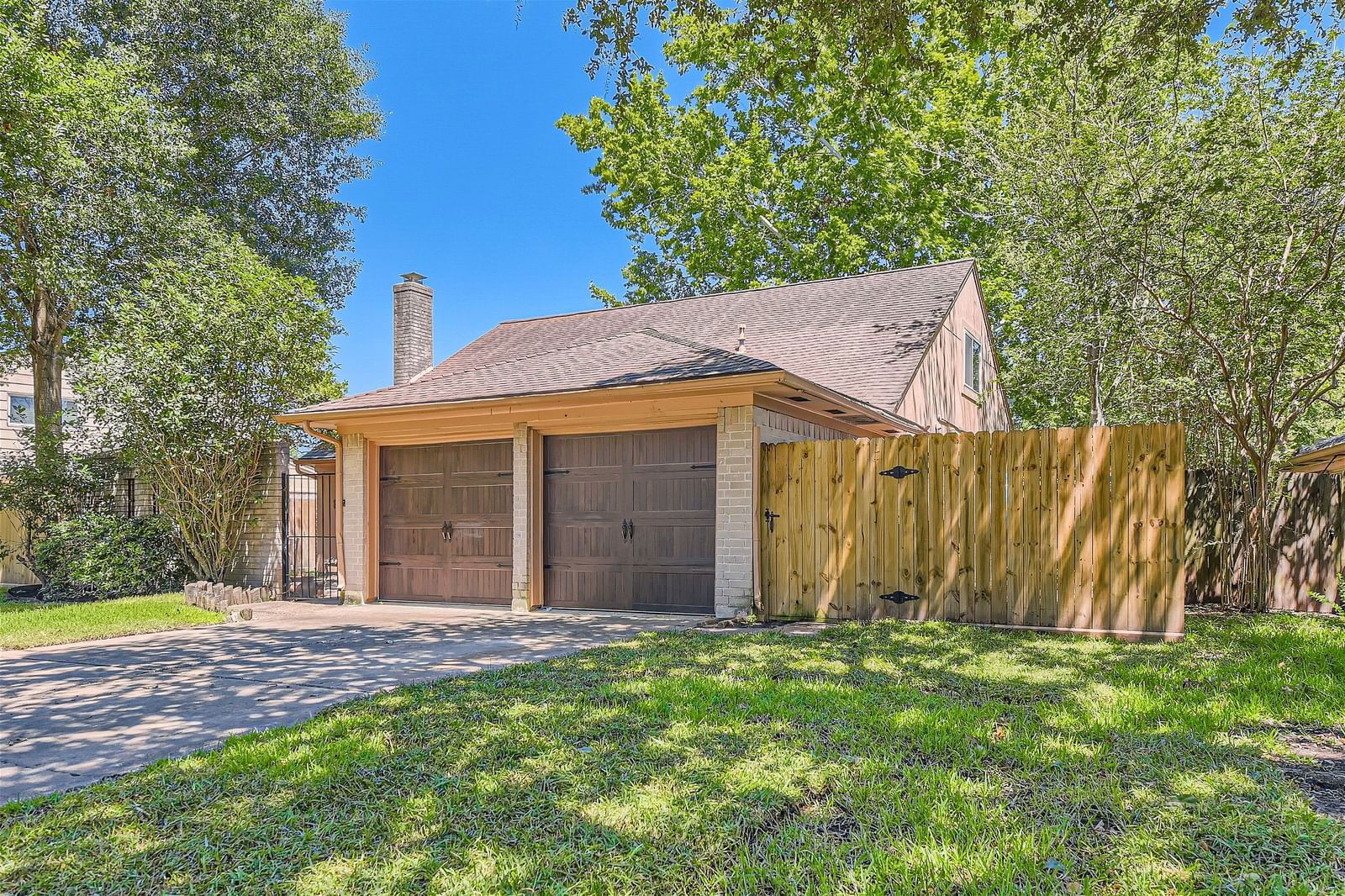 Real estate property located at 6715 La Sombra Drive, Harris, Mission Bend Sec 01, Houston, TX, US