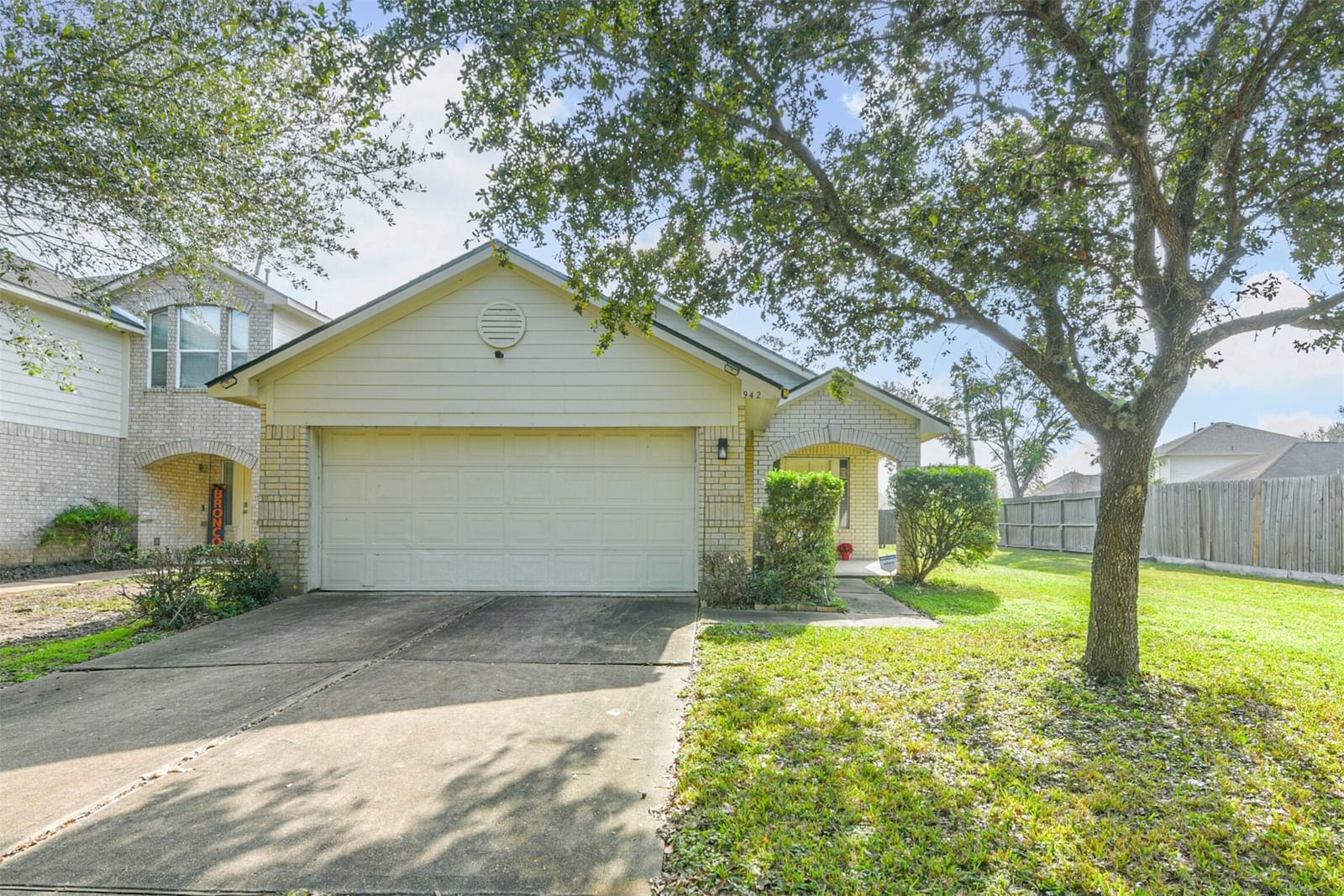 Real estate property located at 942 Blanchard Hill, Harris, Regal Oaks Sec 05, Houston, TX, US