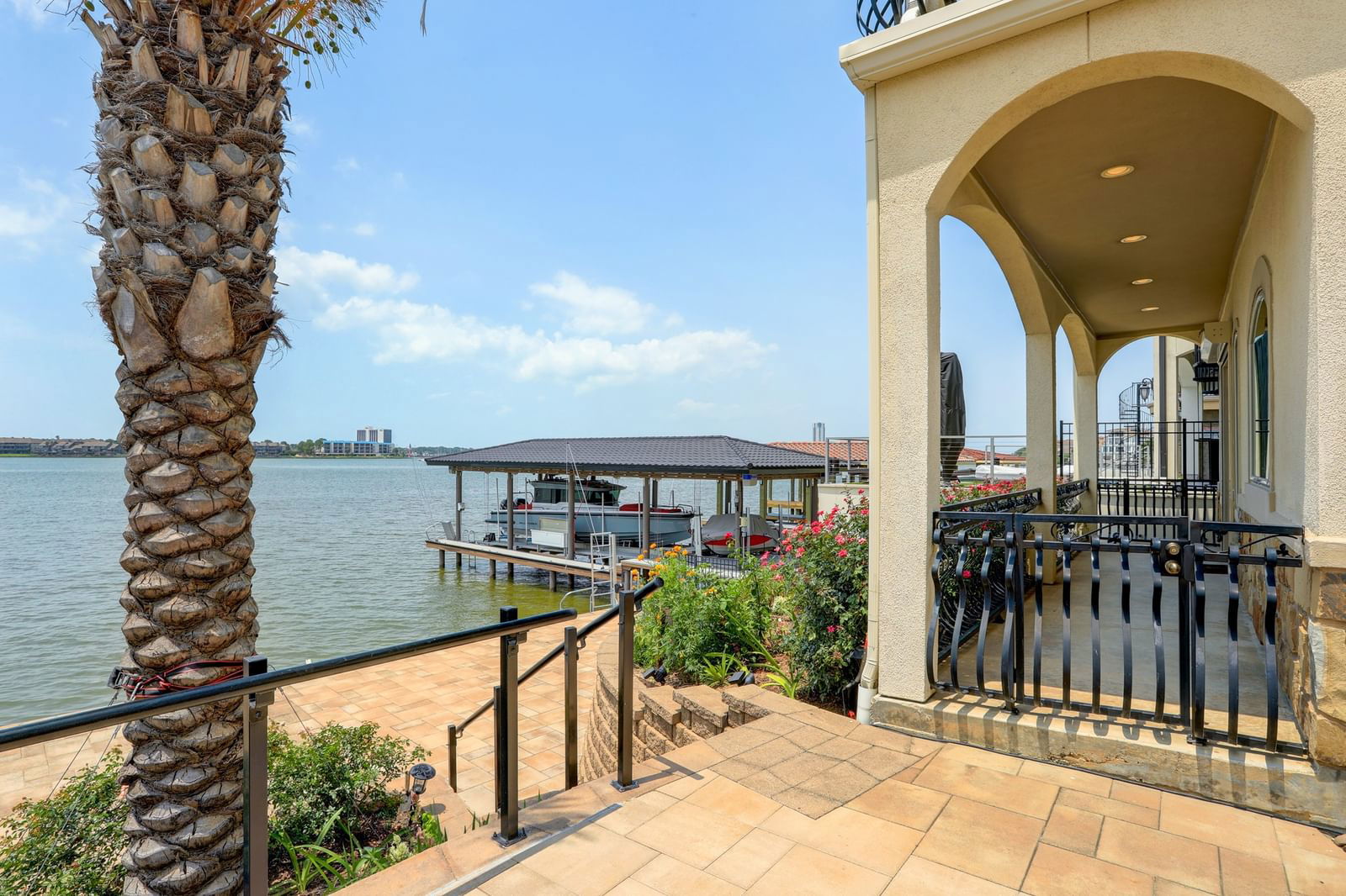 Real estate property located at 2466 Beacon, Galveston, Beacon Island Sec 1 2010, League City, TX, US