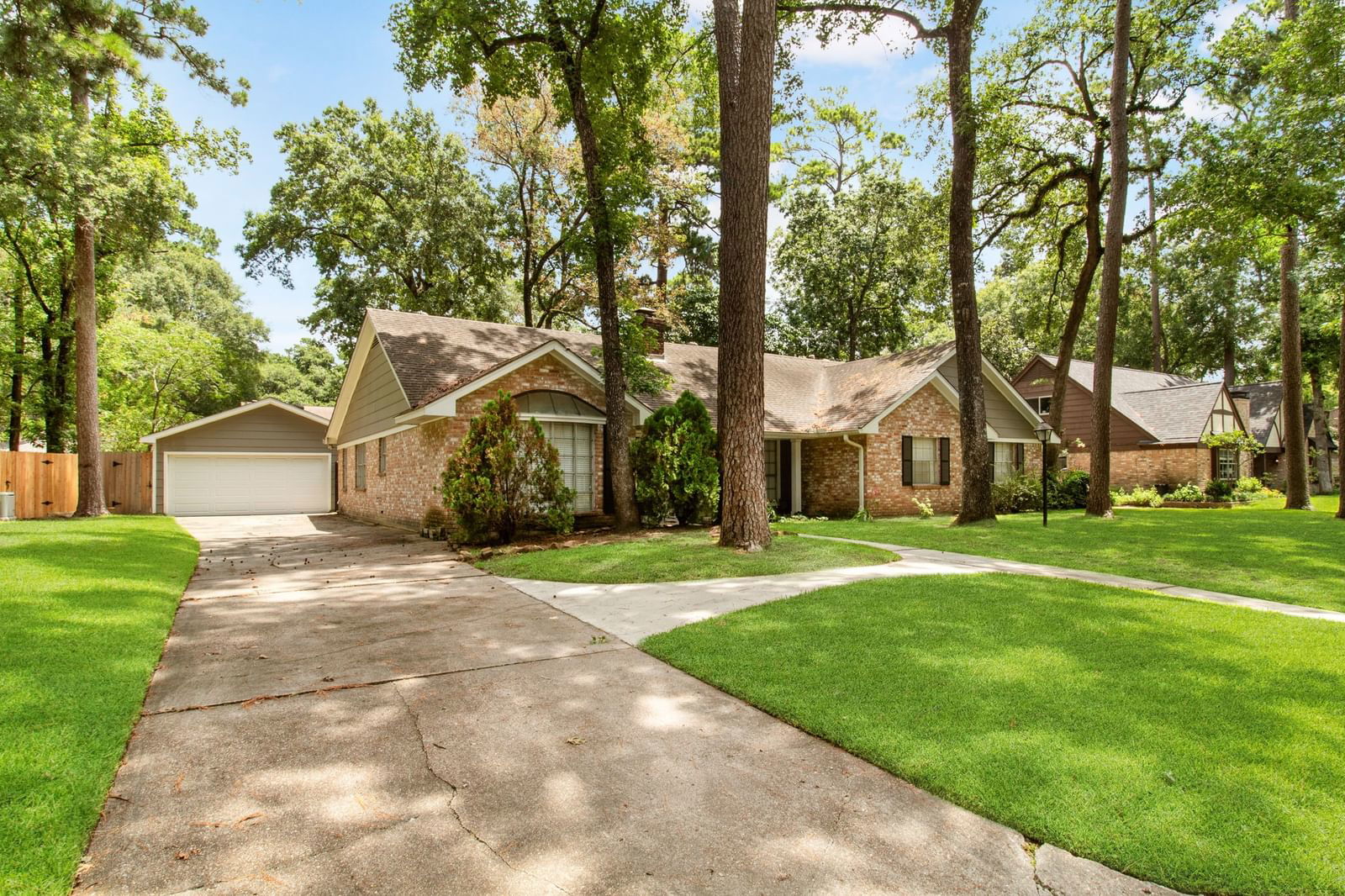 Real estate property located at 2115 Hickory Creek, Harris, Trailwood Village 2 & Rp, Houston, TX, US