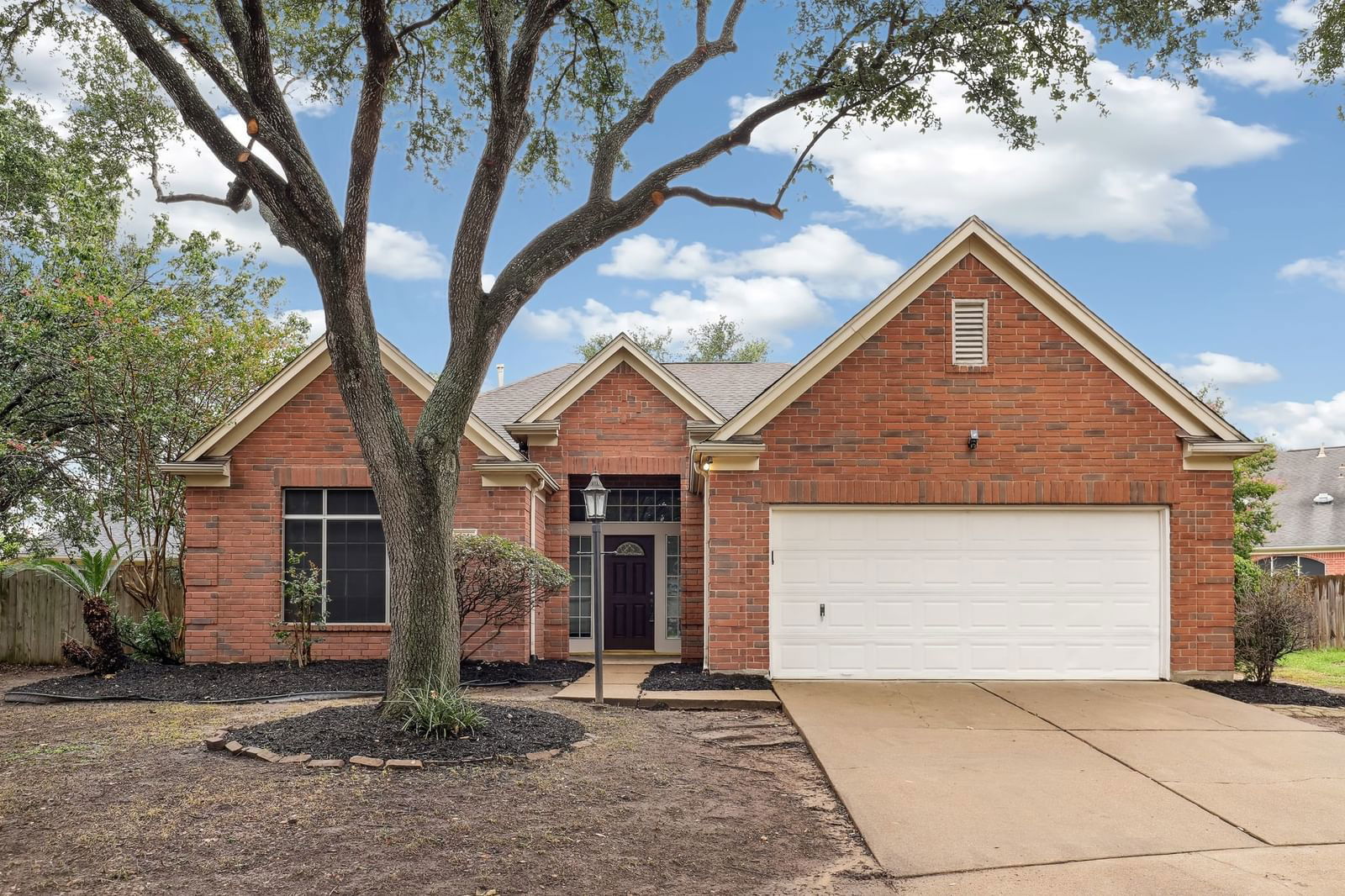 Real estate property located at 2911 Maple Bend, Harris, Creek Bend Estates, Houston, TX, US