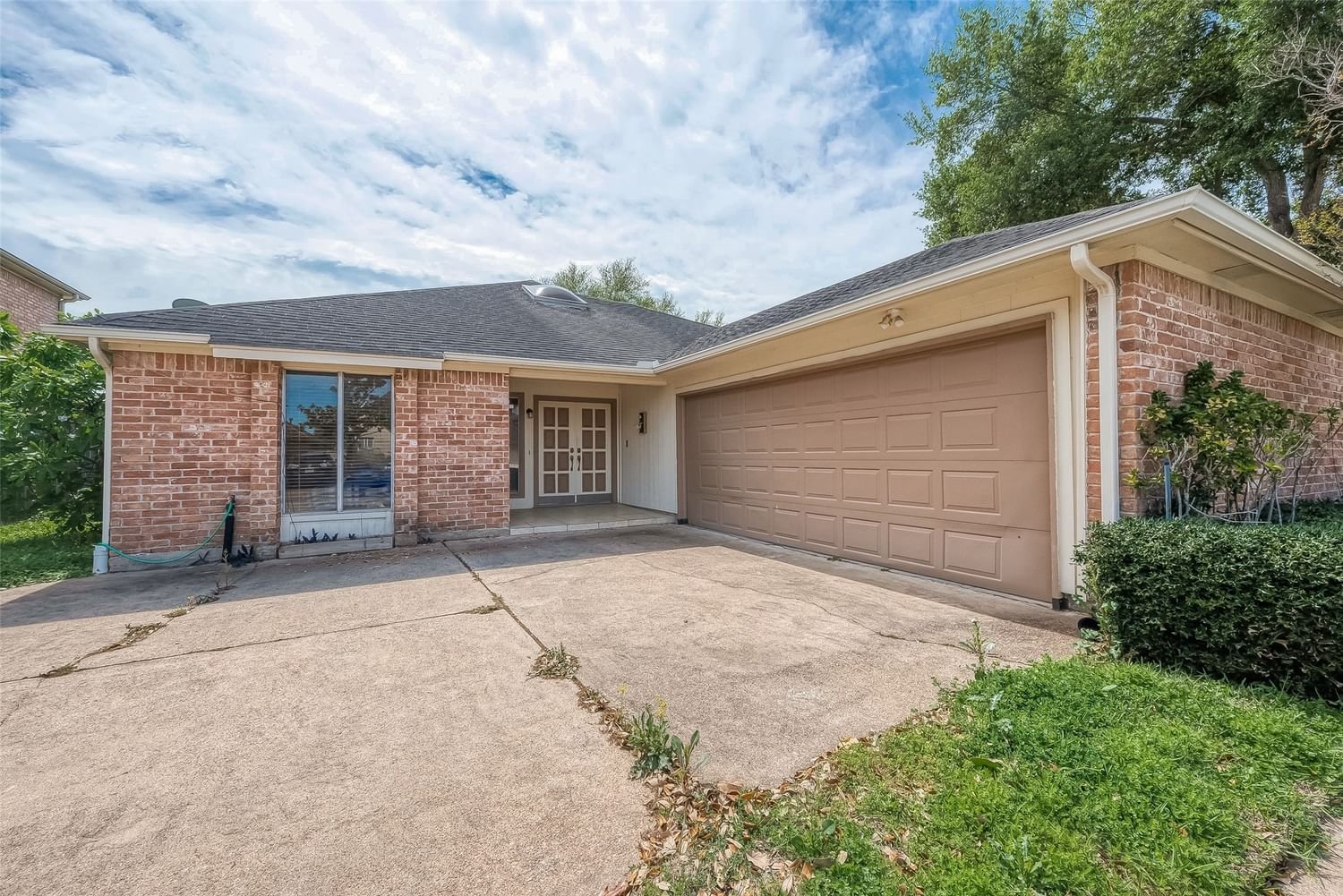 Real estate property located at 2927 Lake View, Fort Bend, Quail Valley Thunderbird Patio Homes Sec, Missouri City, TX, US
