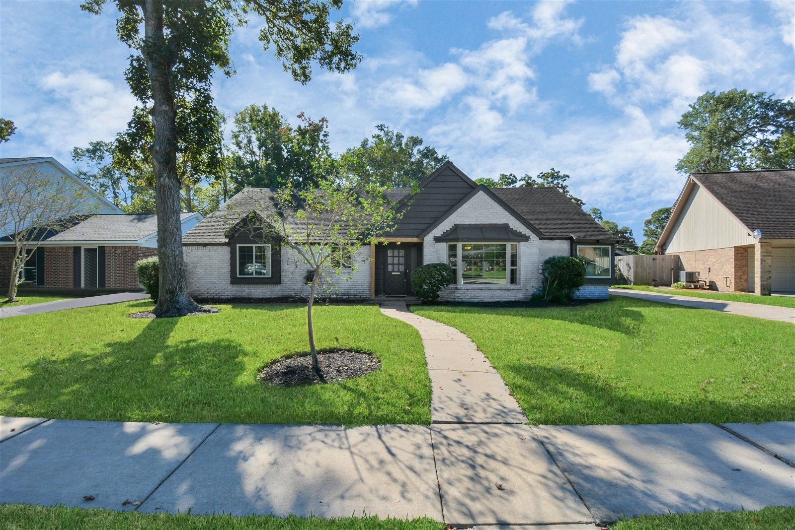 Real estate property located at 322 Bayou View, Harris, El Lago, TX, US