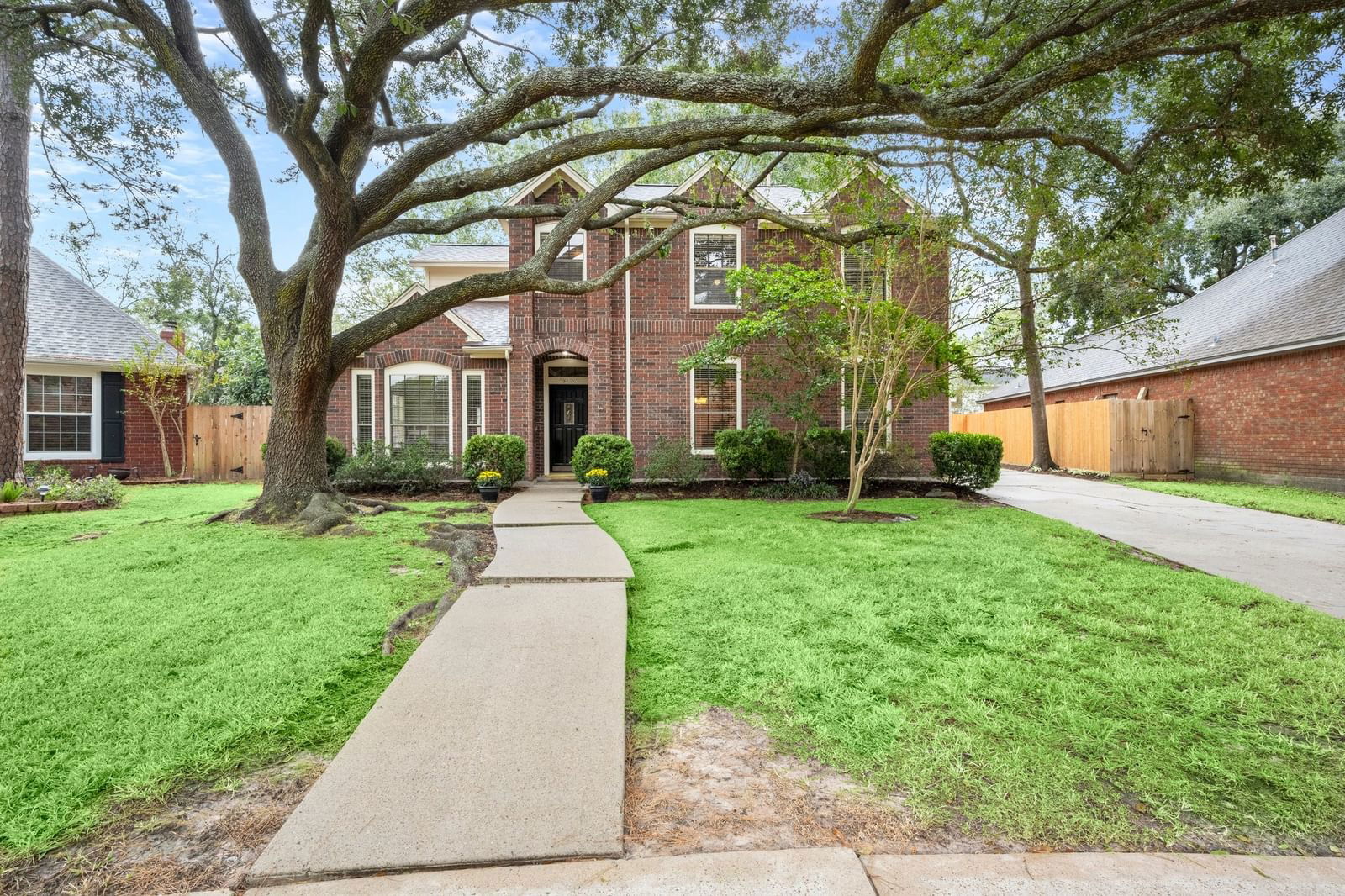 Real estate property located at 16031 Country Bend, Harris, Copperfield Southcreek Village, Houston, TX, US