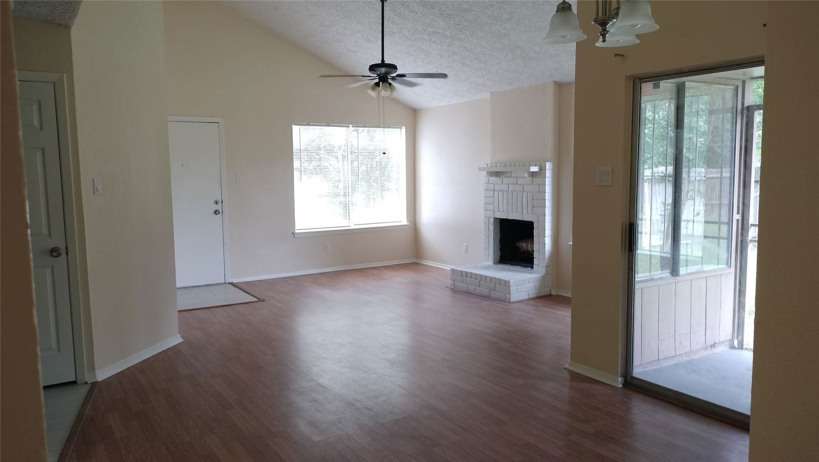 Real estate property located at 10107 Towne Mist, Fort Bend, Townewest Sec 4, Sugar Land, TX, US