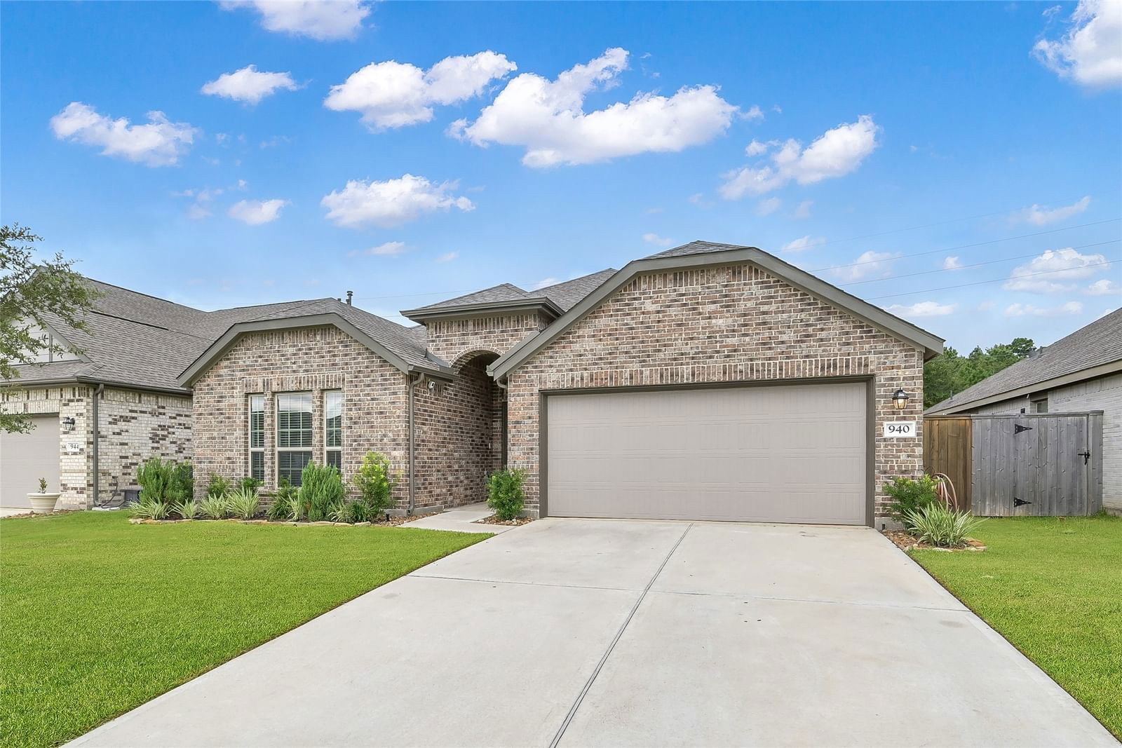 Real estate property located at 940 Pickering Oak, Montgomery, Magnolia Ridge Forest 08, Magnolia, TX, US