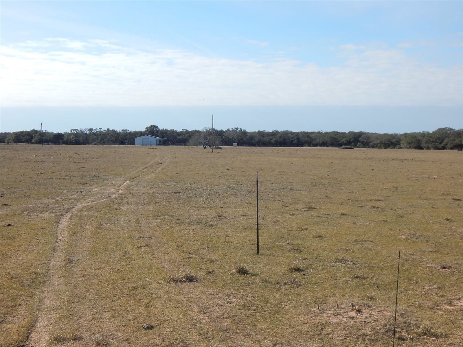 Real estate property located at 1053 County Road 438, Lavaca, N/A, Yoakum, TX, US