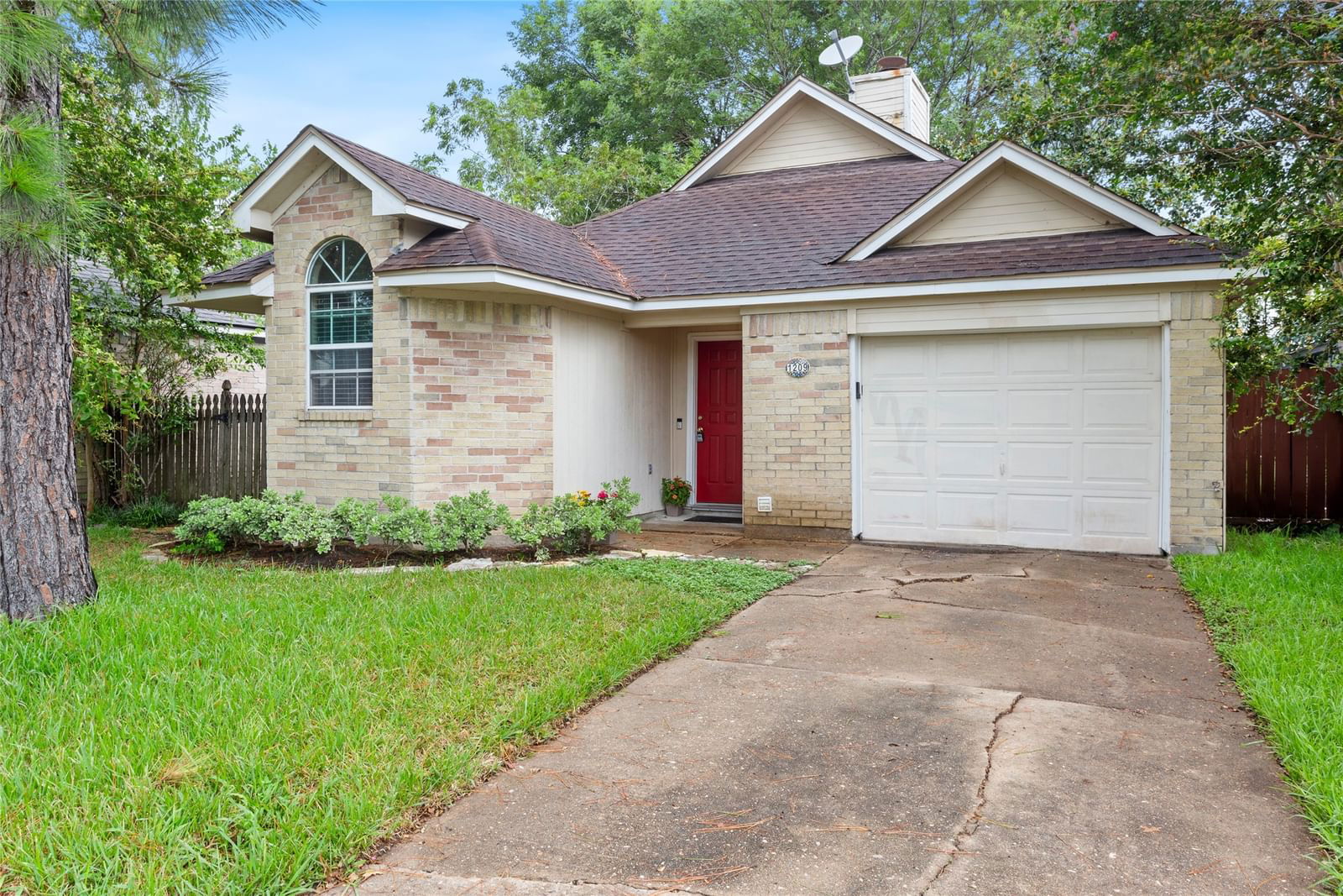 Real estate property located at 1209 Chelsea, Brazoria, Riverwalk Sec 1-2 Pearland, Pearland, TX, US