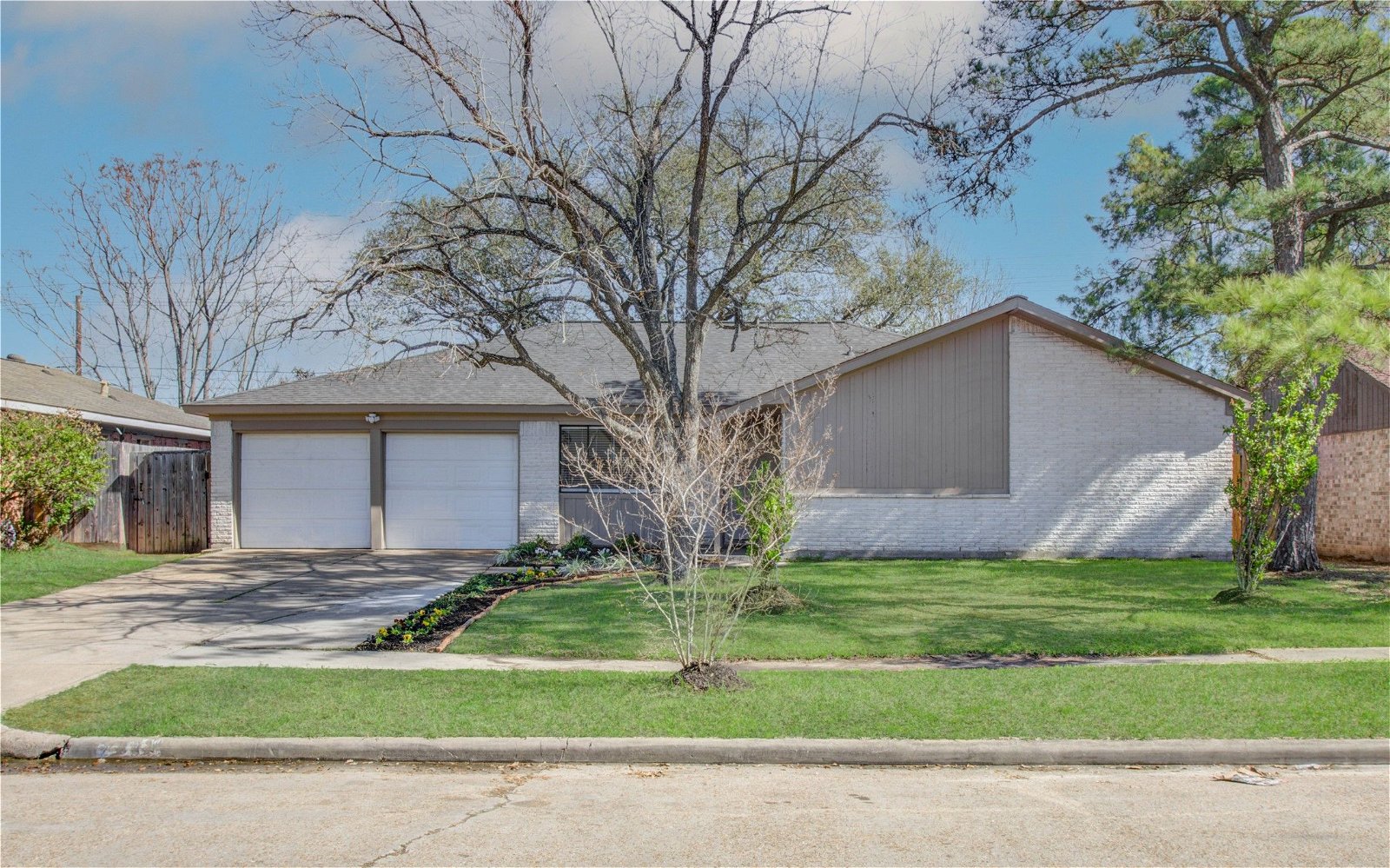 Real estate property located at 7911 La Roche, Harris, Houston, TX, US