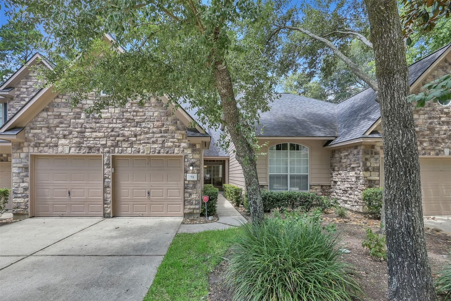 Real estate property located at 71 Alderon Woods, Montgomery, The Woodlands, TX, US