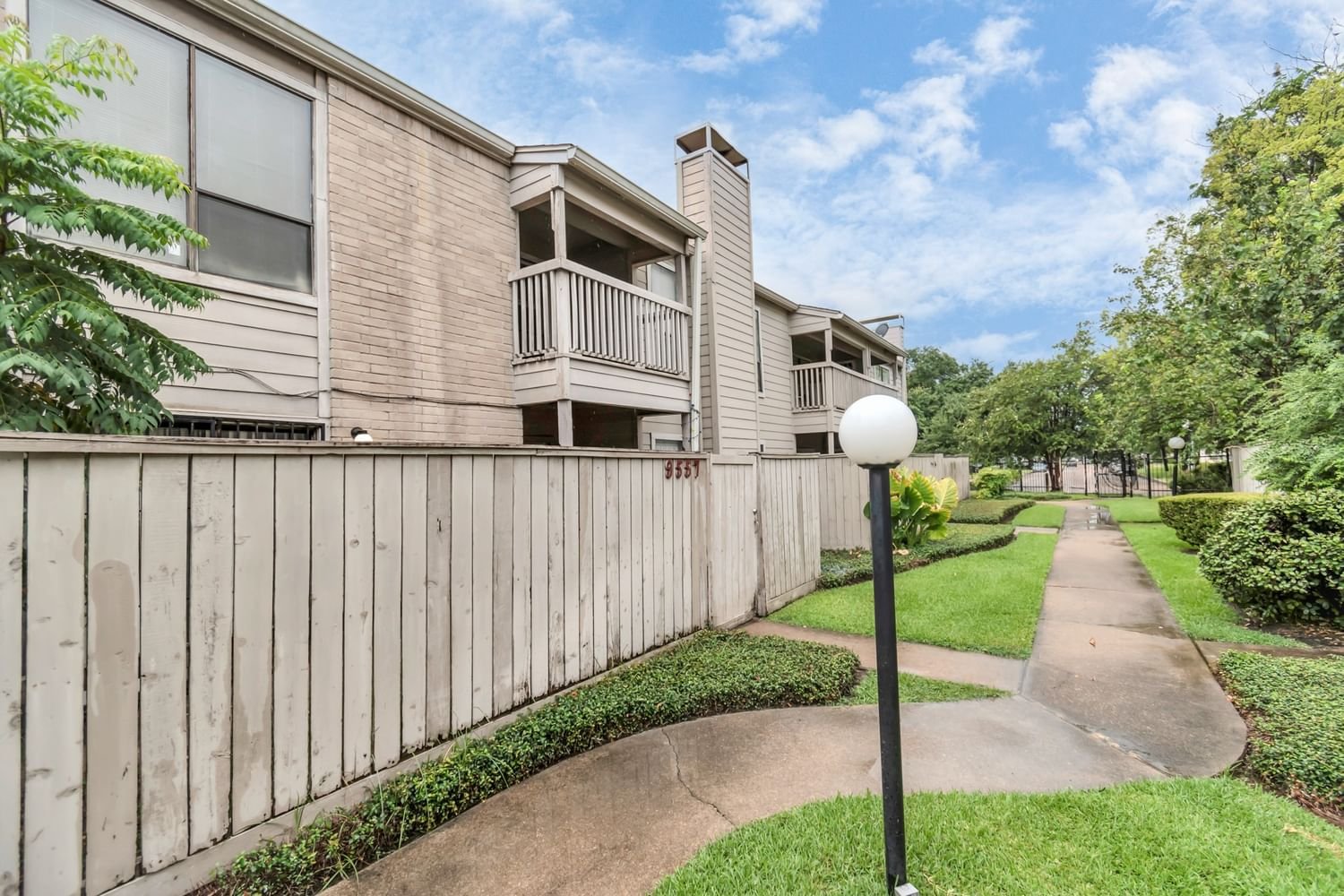 Real estate property located at 9557 Pagewood #9557, Harris, Tanglewilde South Condo Sec 01, Houston, TX, US