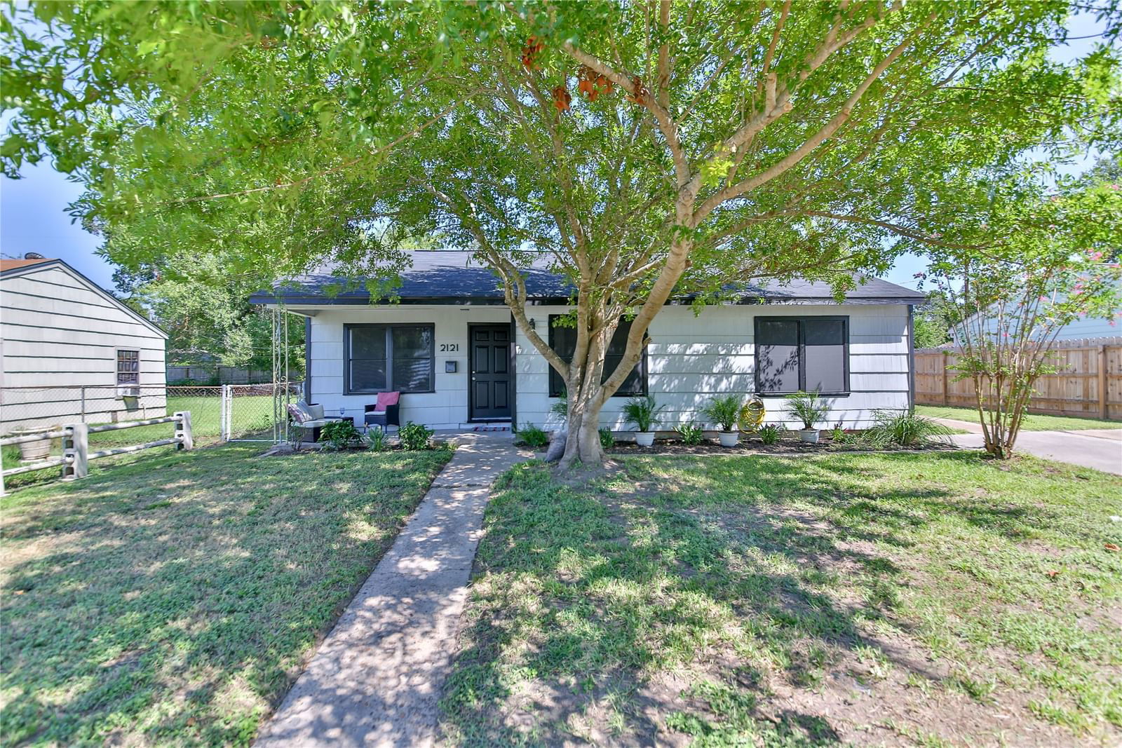 Real estate property located at 2121 Kingsdale, Harris, South Pasadena Plaza, Deer Park, TX, US