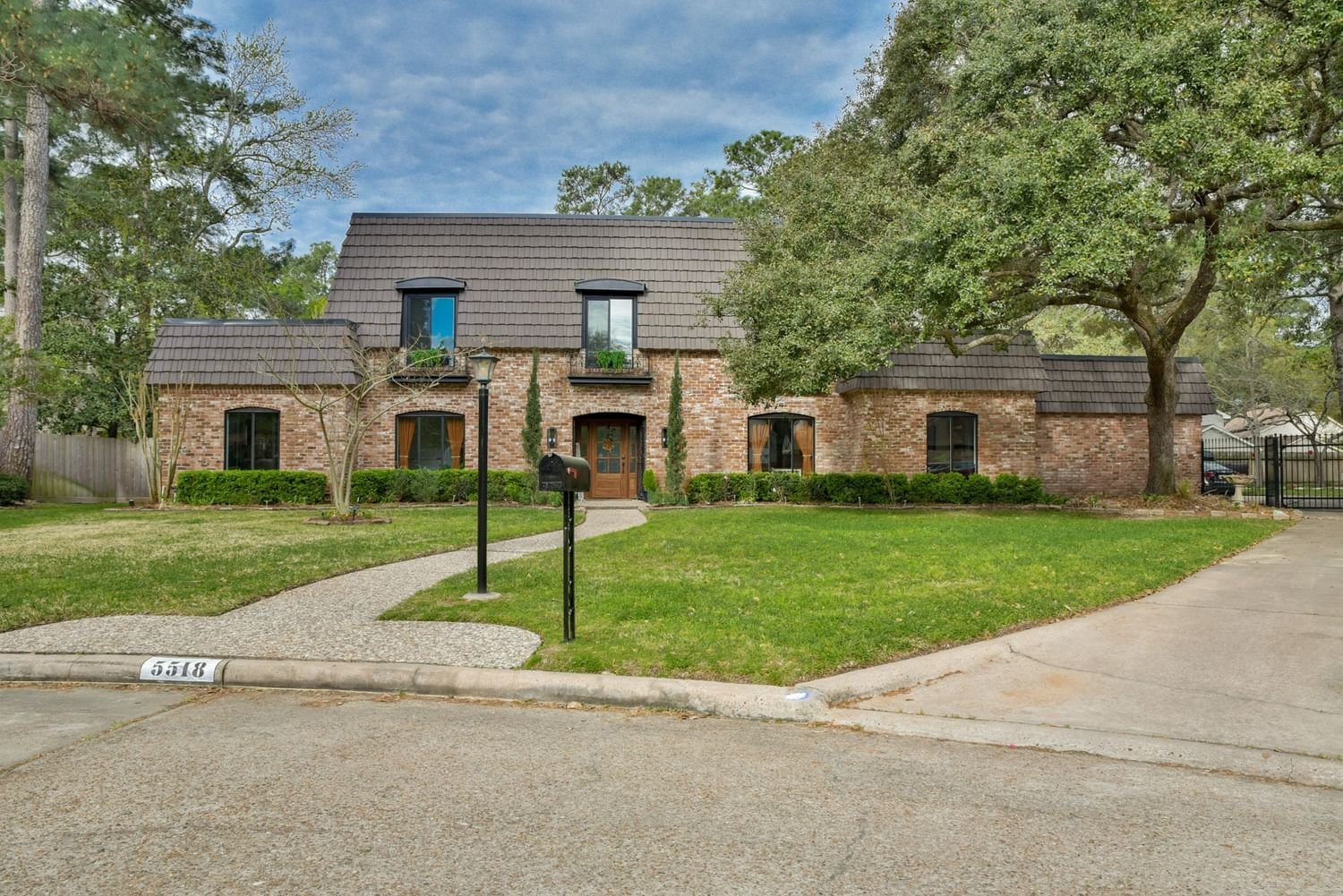 Real estate property located at 5518 Three Oaks, Harris, Huntwick Forest, Houston, TX, US