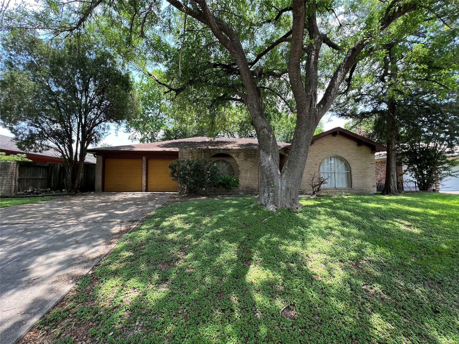 Real estate property located at 11827 Mclain, Harris, Fondren Park Sec 03, Missouri City, TX, US