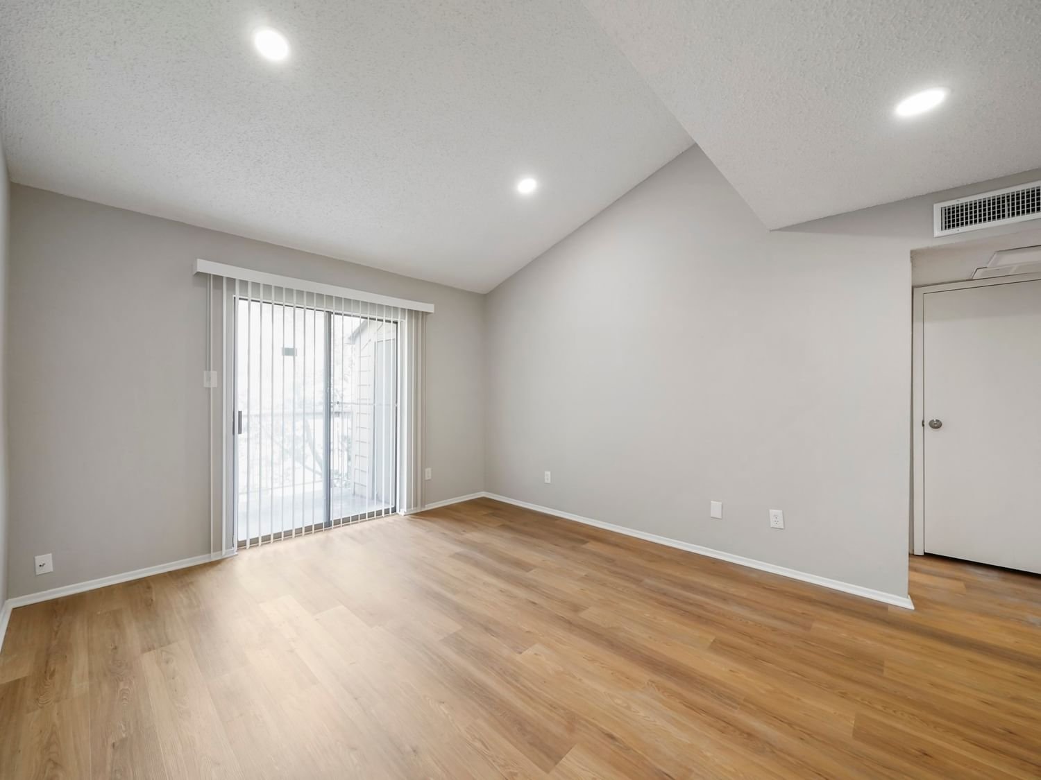Real estate property located at 10049 Westpark #118, Harris, Idlewood Condo, Houston, TX, US