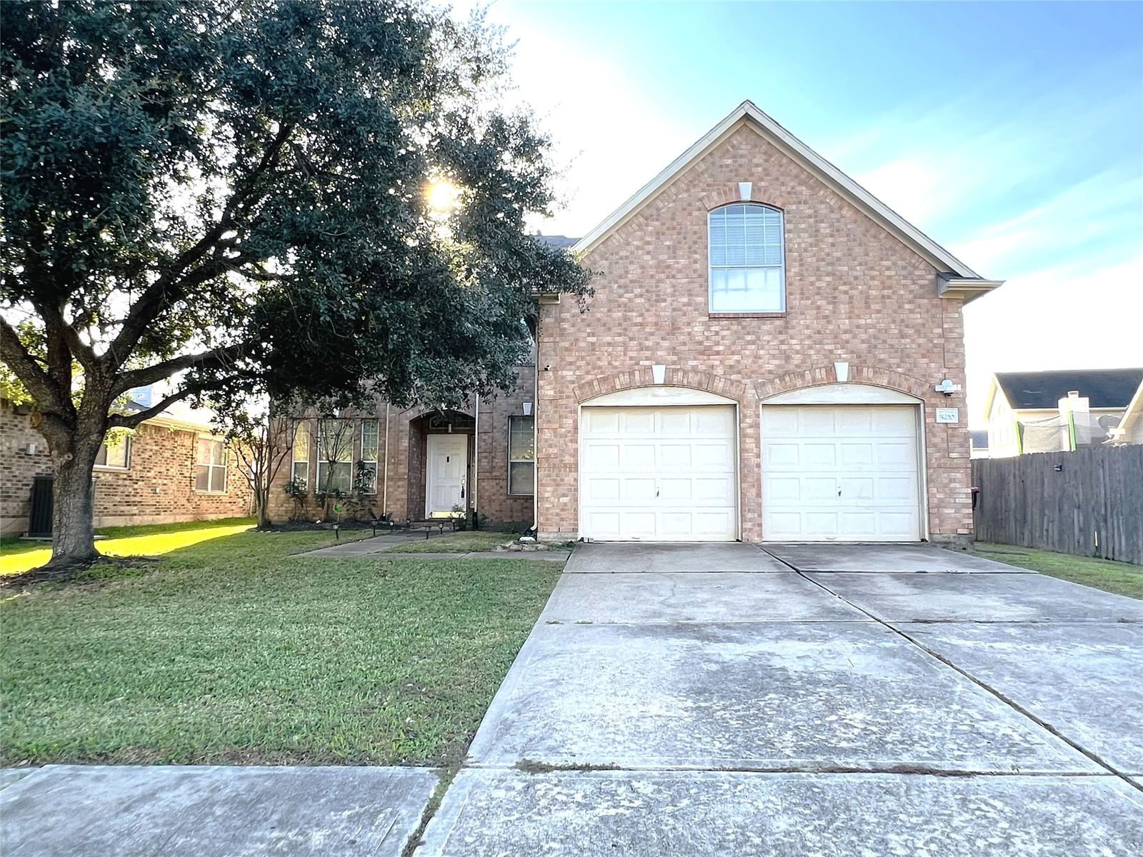 Real estate property located at 8210 Solara, Fort Bend, Park At Mission Glen Sec 2, Houston, TX, US