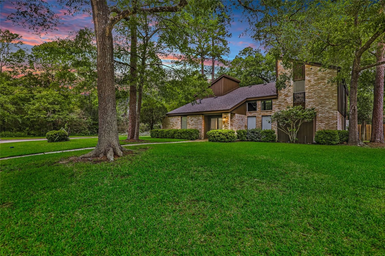 Real estate property located at 2103 Riverlawn, Harris, Woodland Hills Village, Kingwood, TX, US