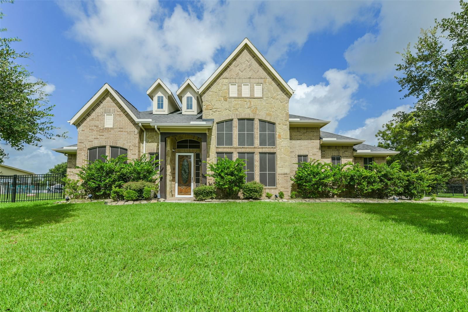 Real estate property located at 3711 Paseo Royale, Fort Bend, Lakes Of Mission Grove Sec 2, Richmond, TX, US