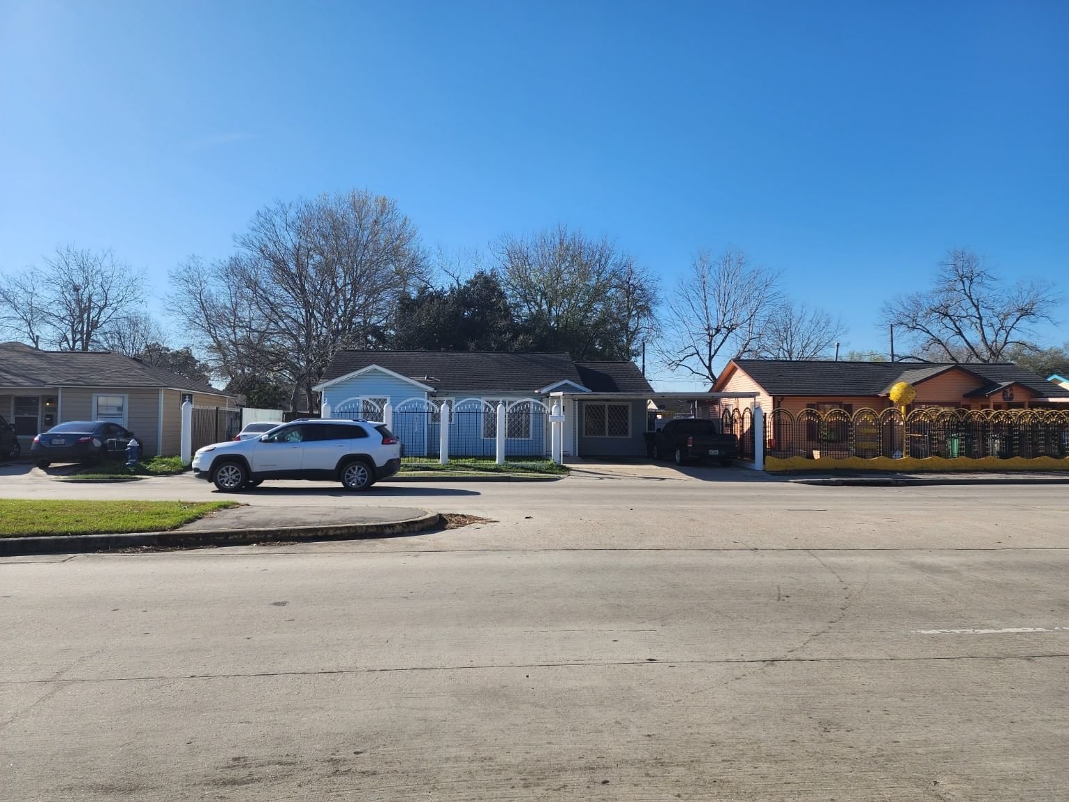Real estate property located at 242 PARKER RD, Harris, STRATHMORE PLACE, Houston, TX, US
