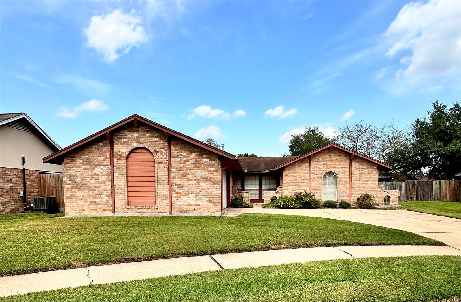 Real estate property located at 10423 Sagetrail, Harris, Kirkmont Sec 01, Houston, TX, US