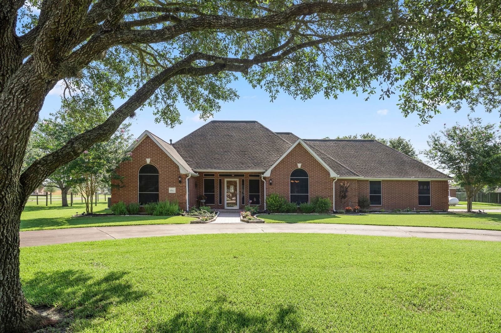 Real estate property located at 1911 Rodeo, Wharton, Plantation Estates, East Bernard, TX, US