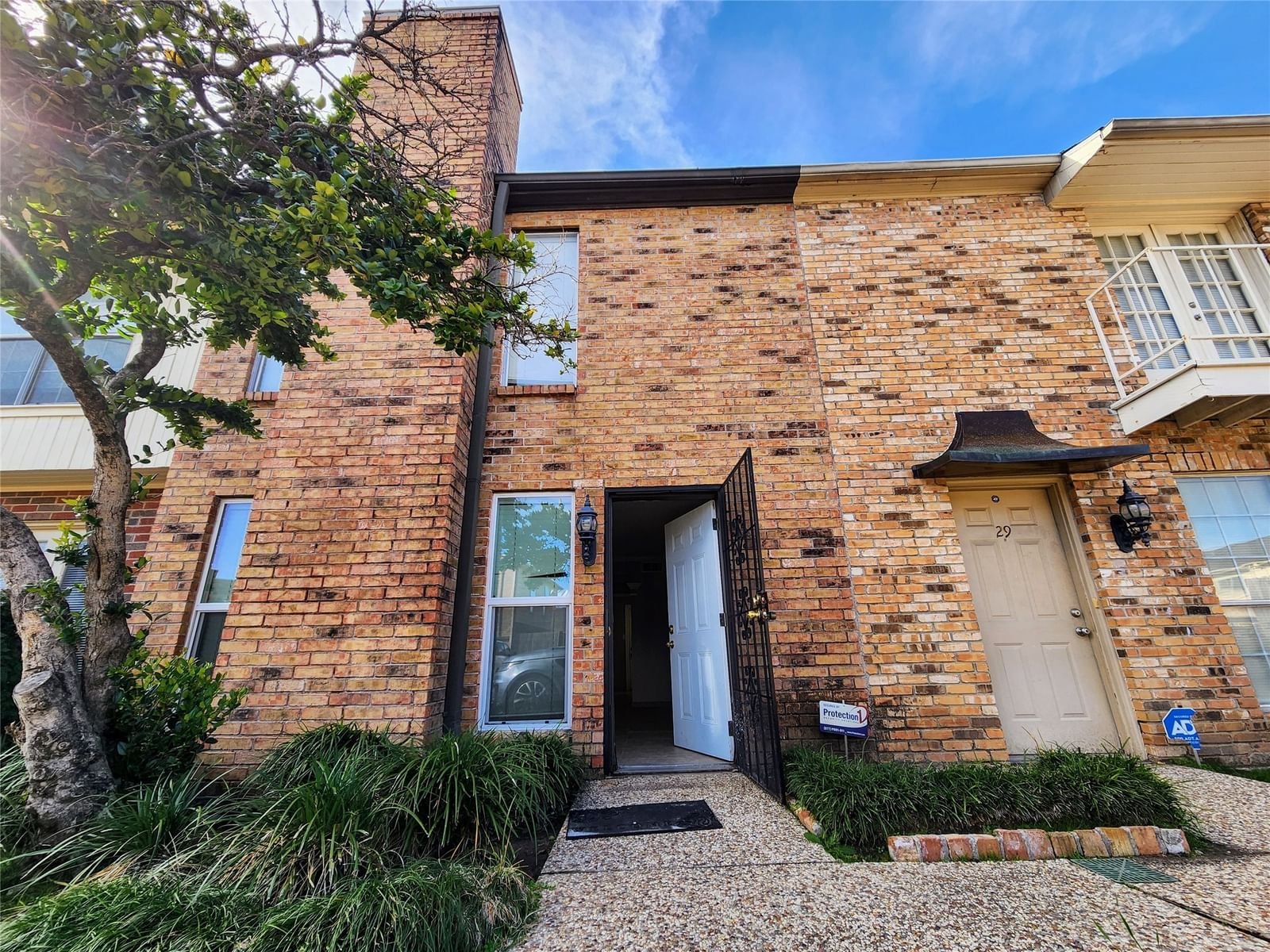 Real estate property located at 6111 Beverlyhill #30, Harris, Beverly Village T/H Condo, Houston, TX, US