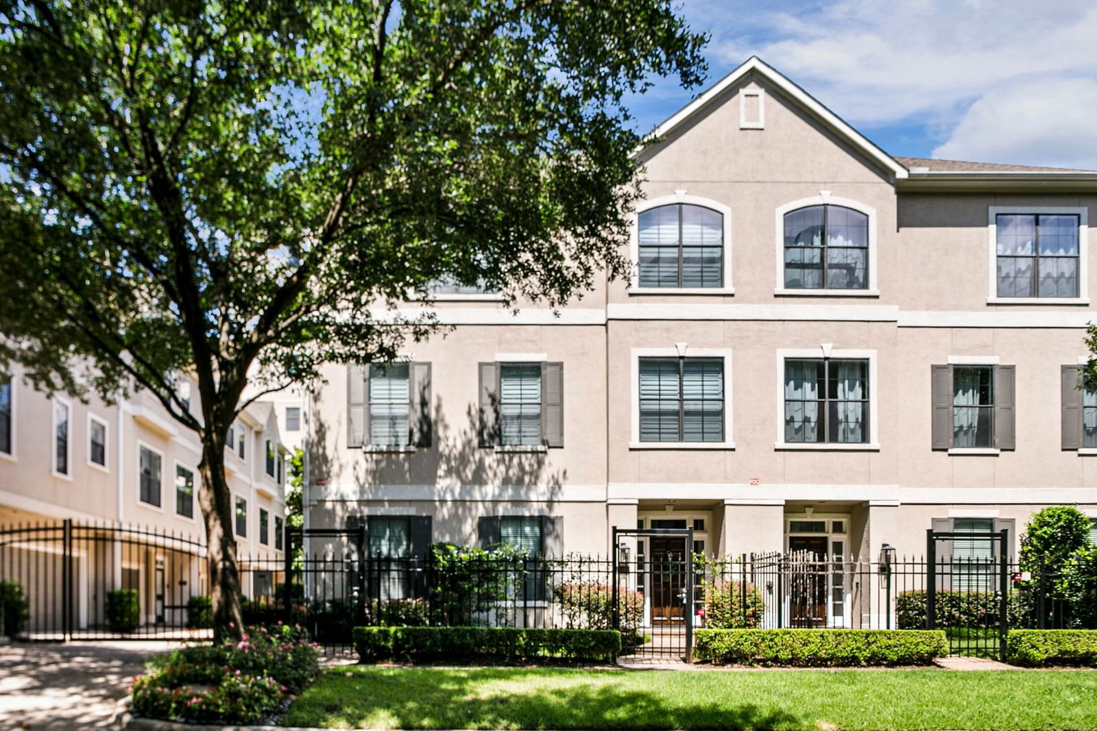 Real estate property located at 2210 Mid #109, Harris, Mid Lane Square Condo, Houston, TX, US