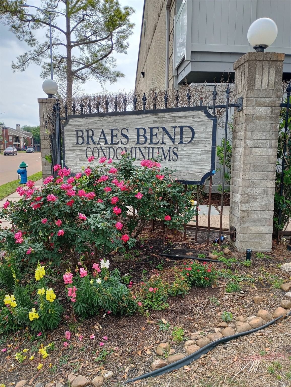 Real estate property located at 10839 Braes Bend #10839, Harris, Creekbend T/H Condo Ph 02, Houston, TX, US
