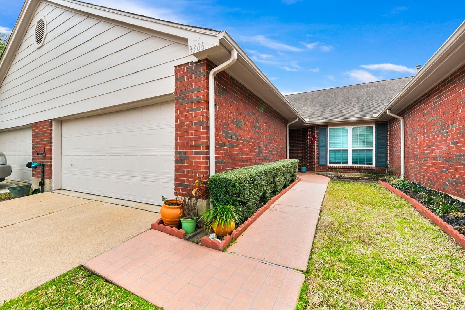 Real estate property located at 3306 Country Meadows, Brazoria, Country Grove Twnhms, Pearland, TX, US
