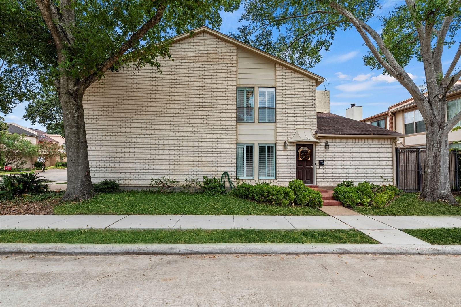 Real estate property located at 5613 Innsbruck, Harris, Newcastle Terrace, Bellaire, TX, US